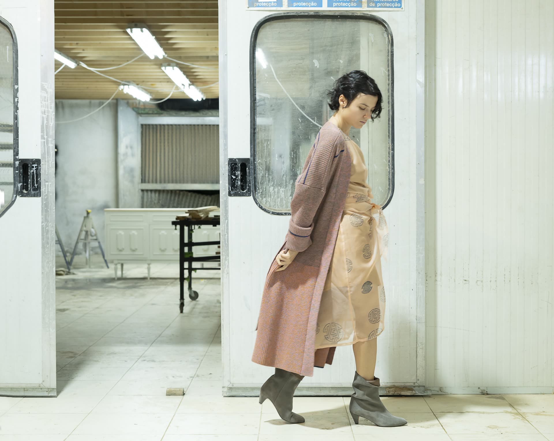 Laundryclub campaign look in a bright laundry interior